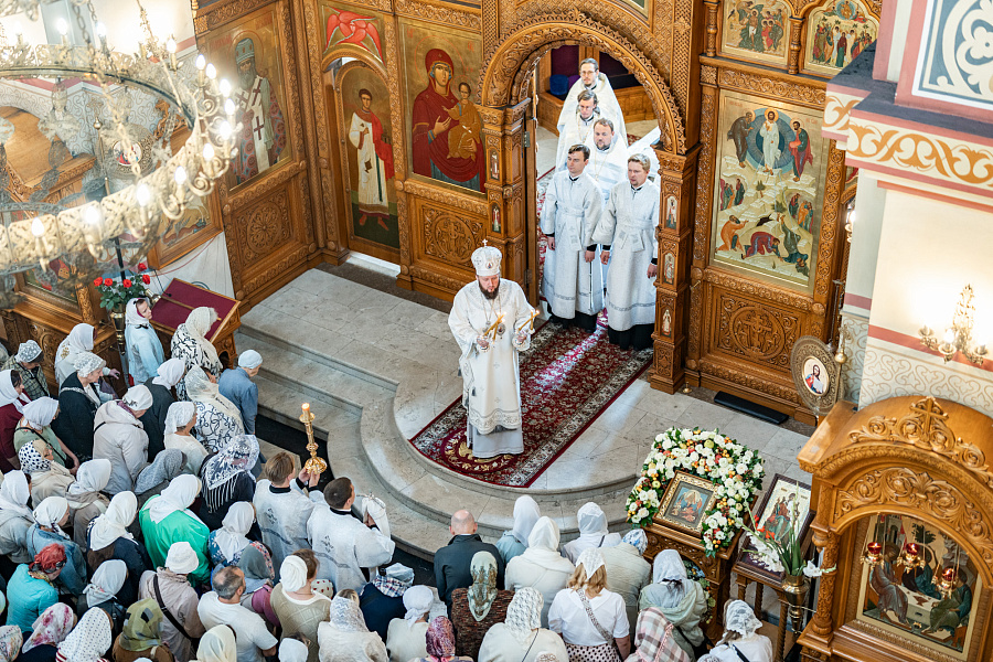Архиерейское богослужение в Преображенском соборе города Люберцы